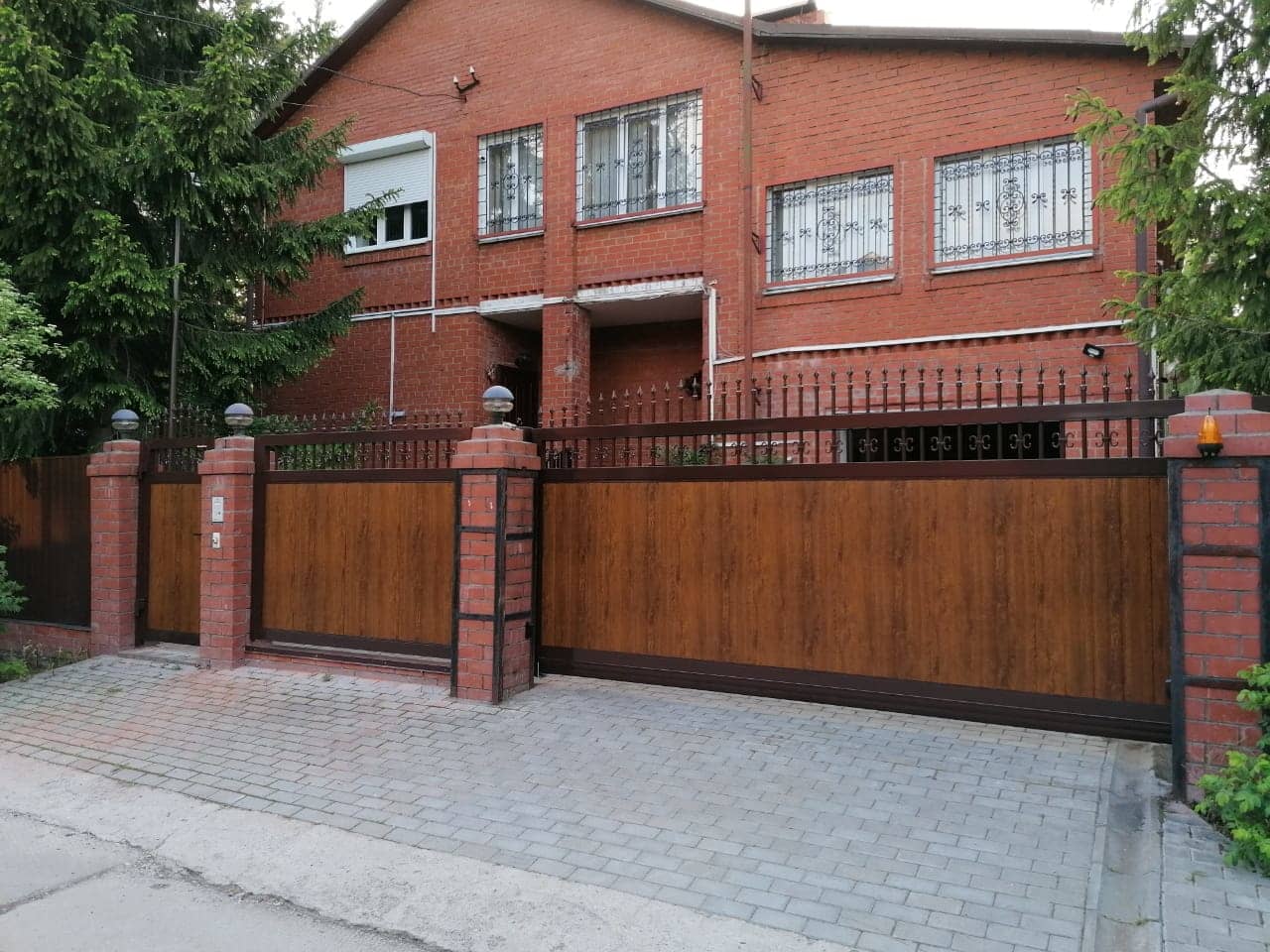 Уличные ворота DoorHan в Тамбове с установкой