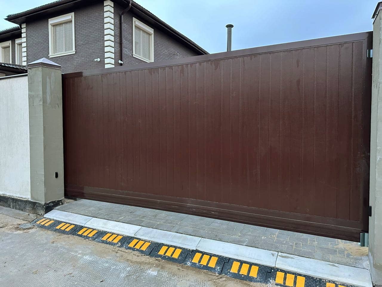 Уличные ворота DoorHan в Тамбове с установкой